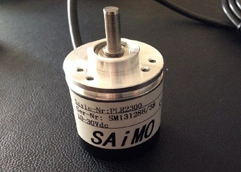 速度傳感器的加速工作原理,將加速度轉化成電壓輸出